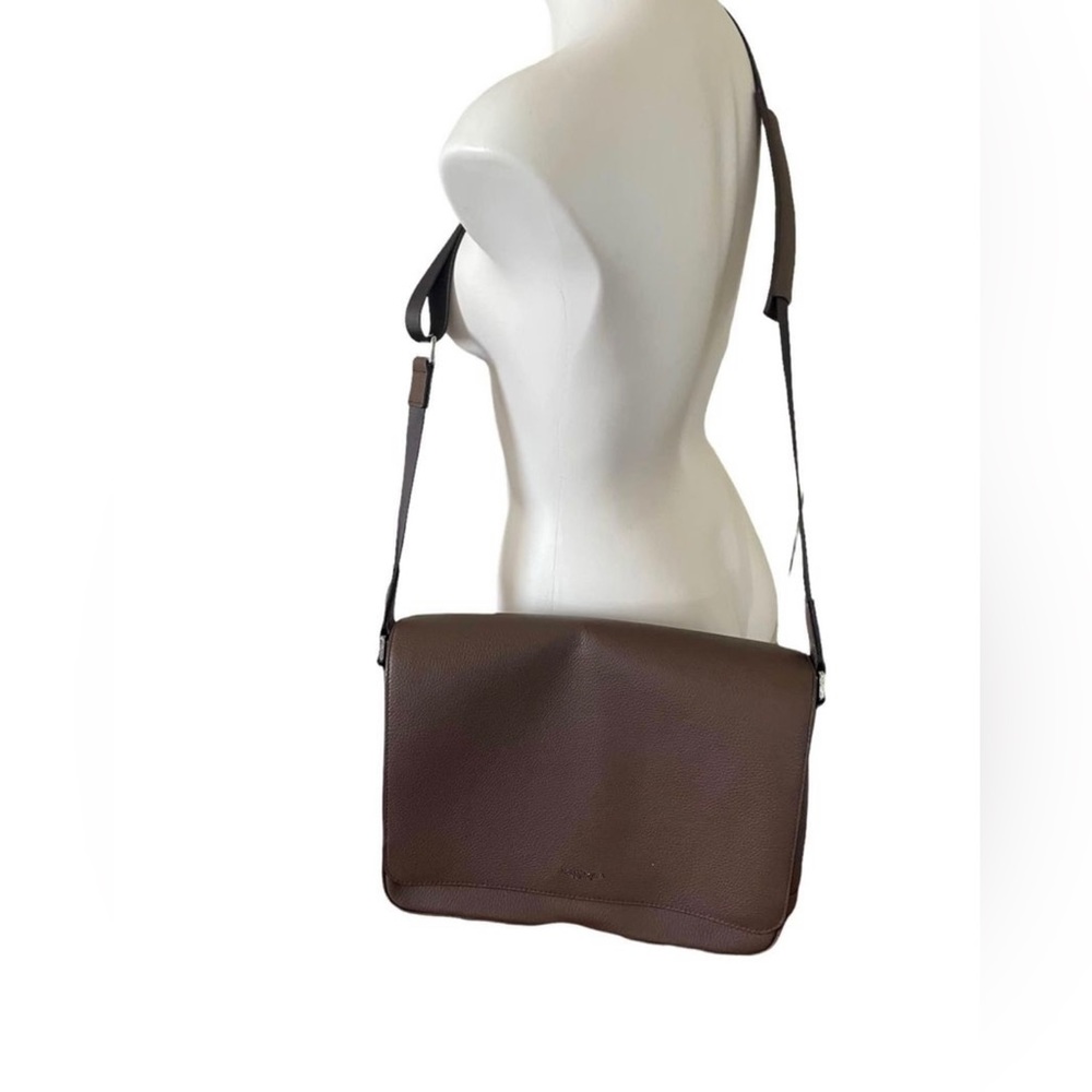 Men’s brown leather Michael Kors messenger/laptop bag